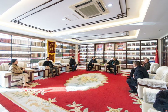 名士与名泉的交响 140位名士与济南名泉的动人故事——侯氏父女推出新著《百家名士咏济南名泉》