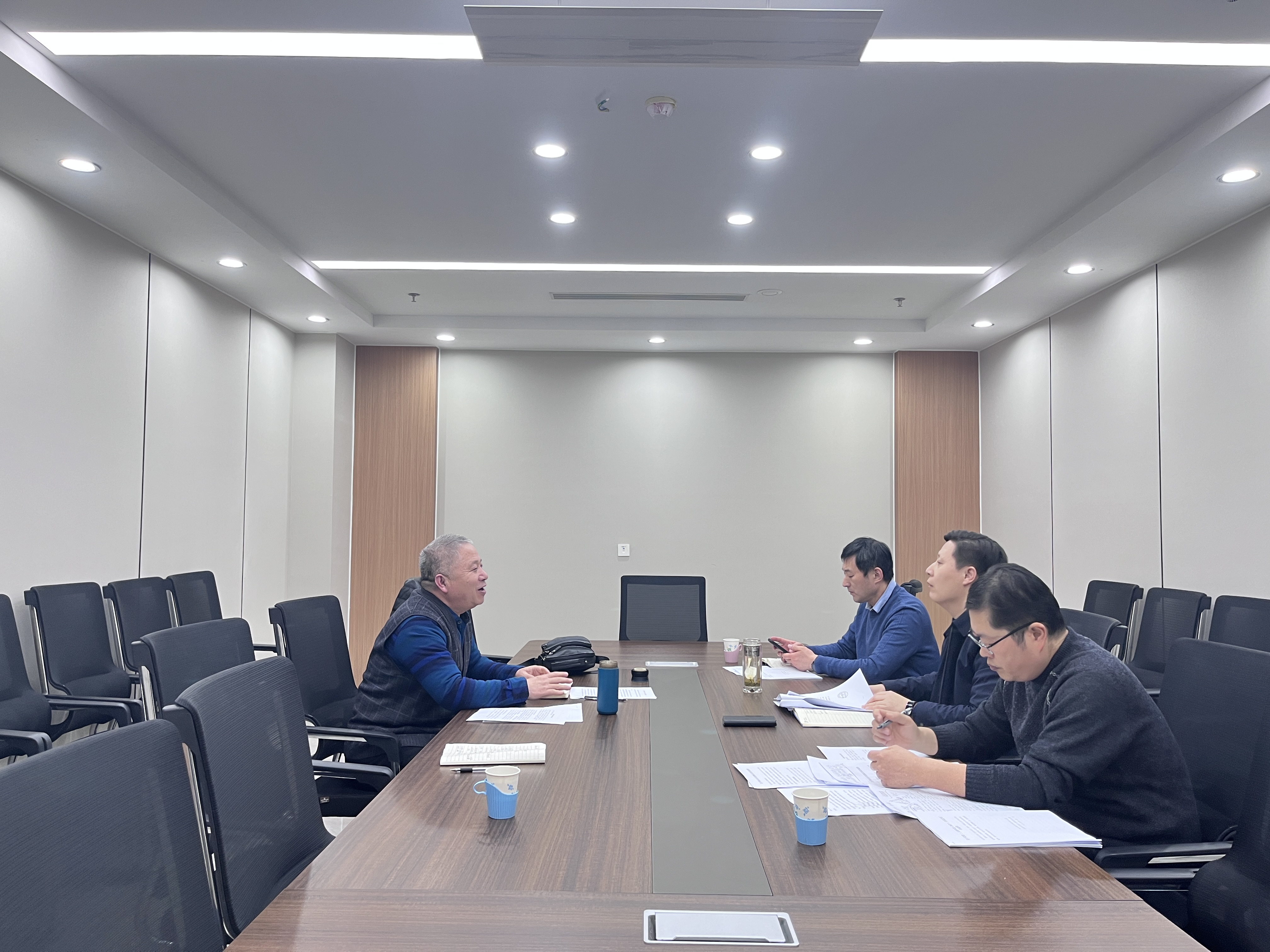 2025年2月13日，史志编纂有限公司赴天桥区党史研究中心召开进一步提升天桥年鉴编纂质量座谈会