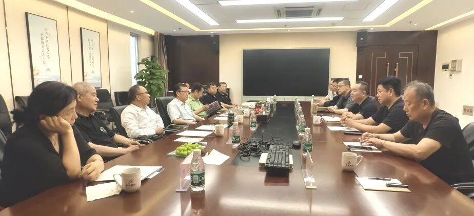 名家对话 共商合作 | 省文研会特邀知名专家学者赴黄氏集团探讨传统文化传承创新之道